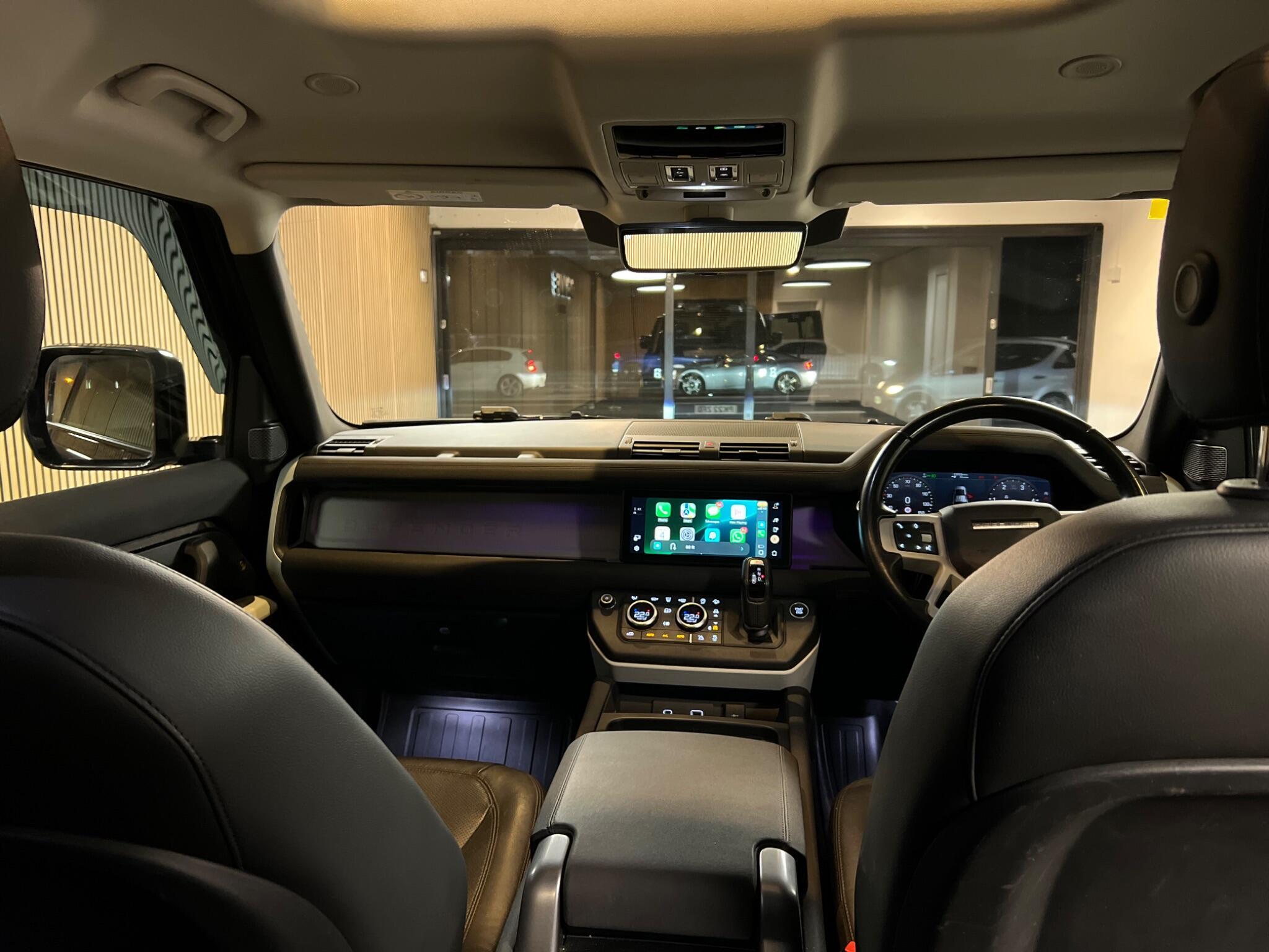 Land Rover Defender 110